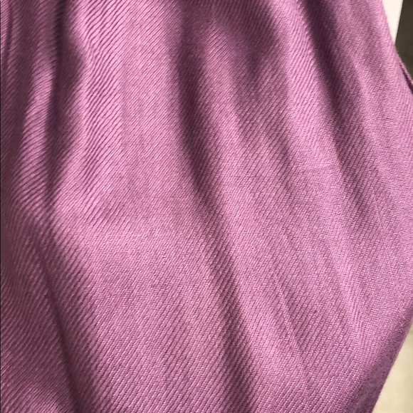 New 100% Viscose purple long wide scarf/wrap - Picture 4 of 4